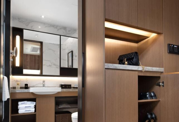 Bathroom 4, Hampton Apartments by Hilton Shenzhen Futian Mangrove Park, Shenzhen