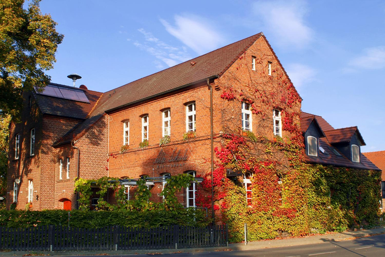 Exterior 8