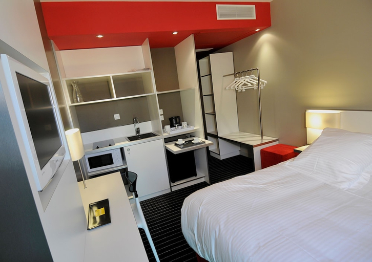 Bedroom 2, B&B HOME Lyon Centre Berthelot, Rhône