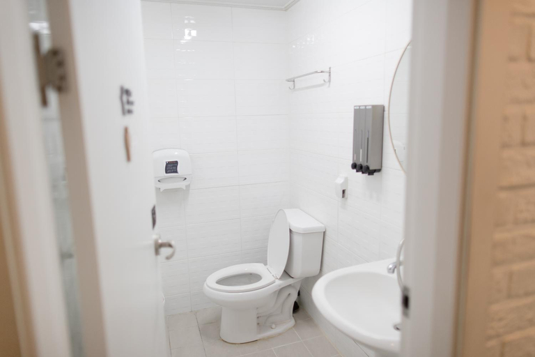 Bathroom 2, Nol Guesthouse, Jung