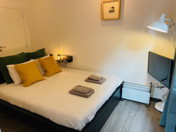 Bedroom 16