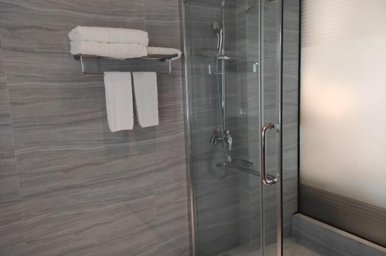 Bathroom 4