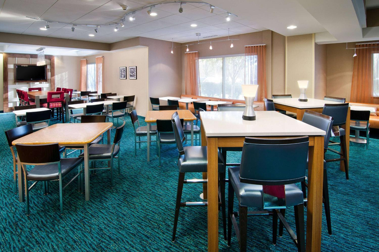 Food & Drinks 5, Sonesta Select Seattle Renton Suites, King