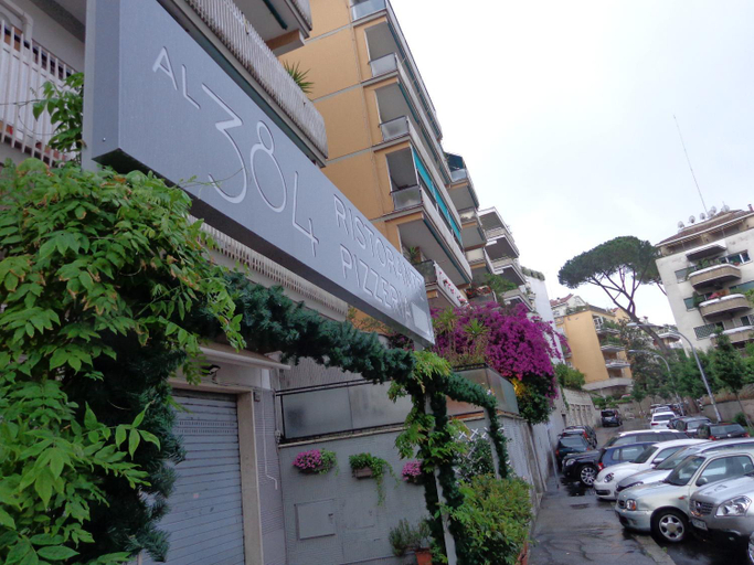 Exterior & Views 1, Golden House Medaglie D'Oro, Rome