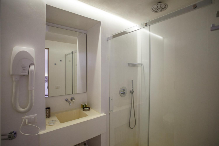 Bathroom 5, Stacci Rural Resort, Ragusa