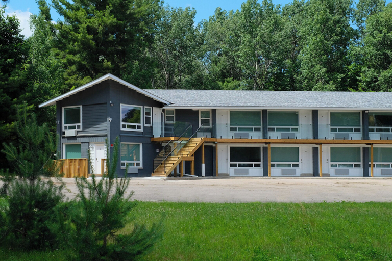Exterior & Views 2, Stay Inn Muskoka, Muskoka