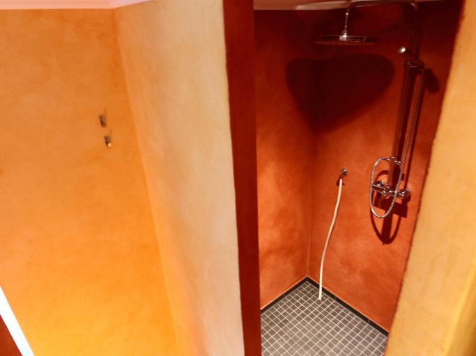 Bathroom 2, TS Apartments, Traunstein
