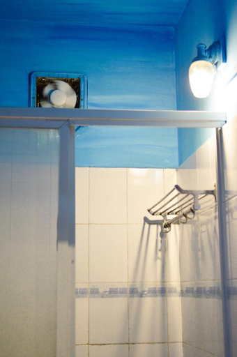 Bathroom 2, Santa Maria hostel, Ernakulam