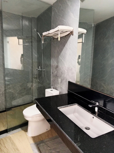 Bathroom 26