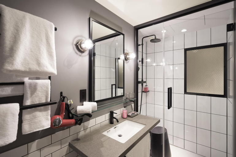 Bathroom 27