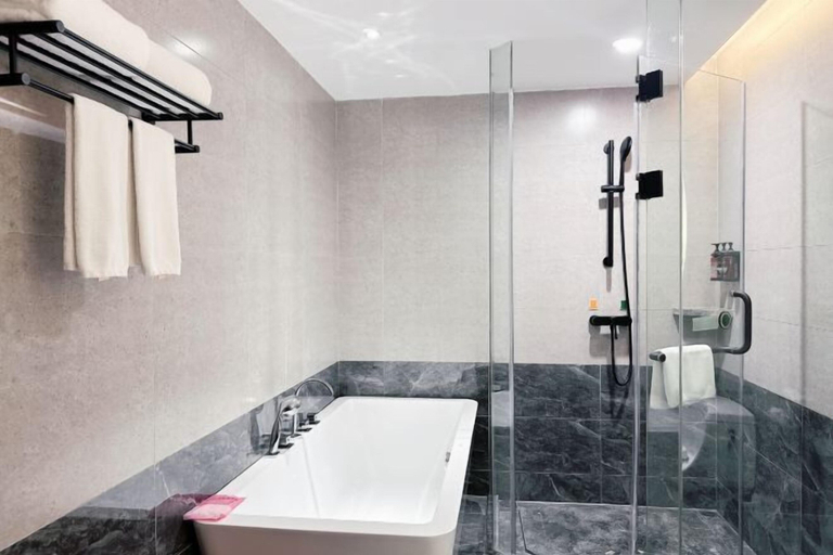 Bathroom 4, Venus Resort & Restaurant, Chongzuo