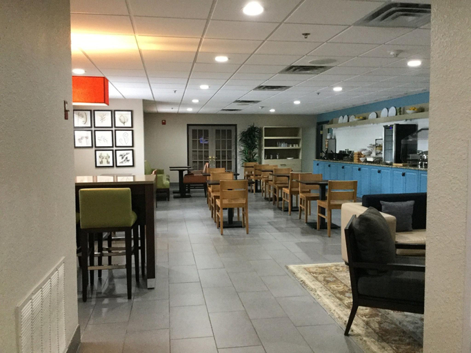 Food & Drinks 4, Country Inn & Suites by Radisson, Charlotte Univer, Mecklenburg
