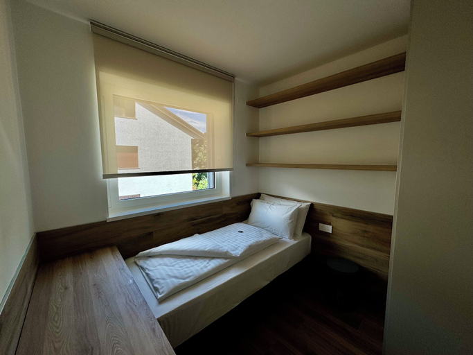 Bedroom 5, Adige Apartments, Trento