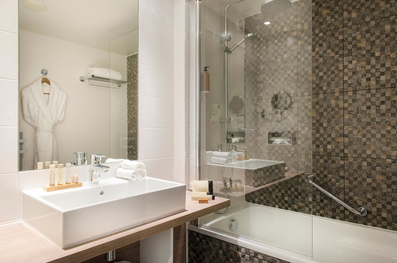 Bathroom 4, Best Western Plus Paris Saclay, Yvelines