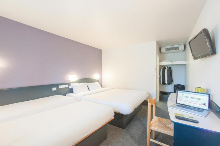 Bedroom 3, B&B Hotel Saclay, Essonne