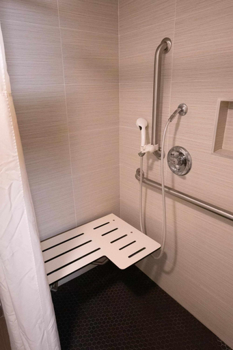 Bathroom 5, Quality Inn Sacramento Convention Center, Sacramento