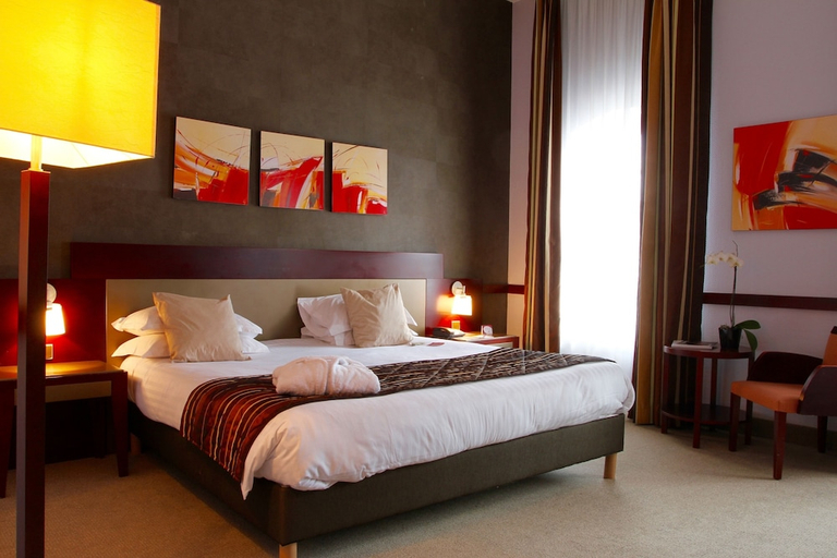 Bedroom 2, Hotel Couvent des Minimes Lille, Nord