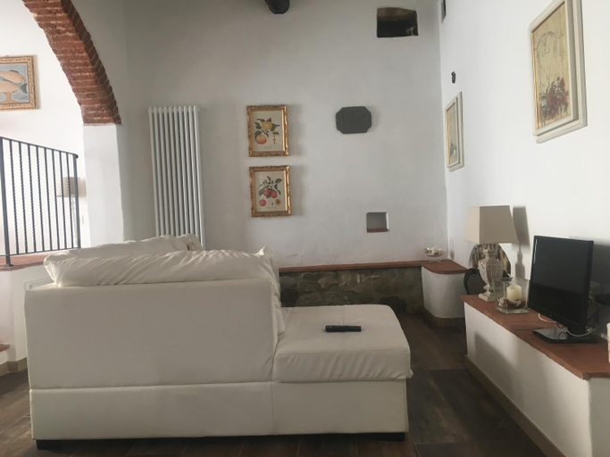 Others 3, B&B bottega 11-2, Florence