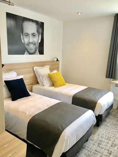 Bedroom 3, Brit Hotel Martigues, Bouches-du-Rhône