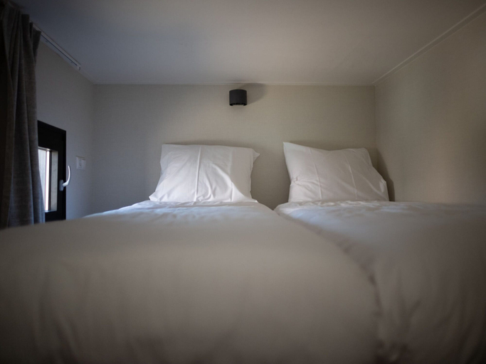 Room 5, Modern Lodge With Dishwasher, Near the Beach, Zandvoort