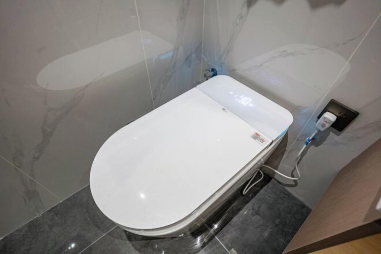 Bathroom 4, Jingyang Hotel, Nanchong