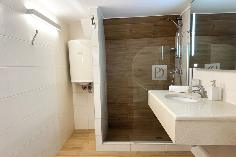 Bathroom 4, Adriatic Resort Apartments, Dubrovnik