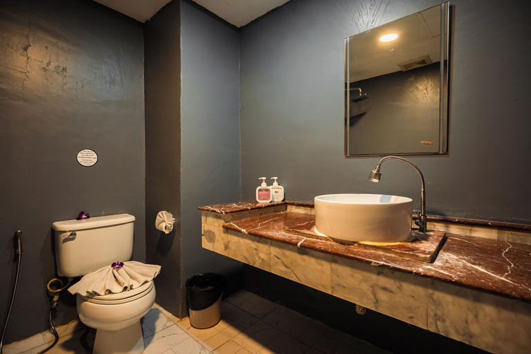 Bathroom 5, UNOTEL Karon Beach, Phuket Island
