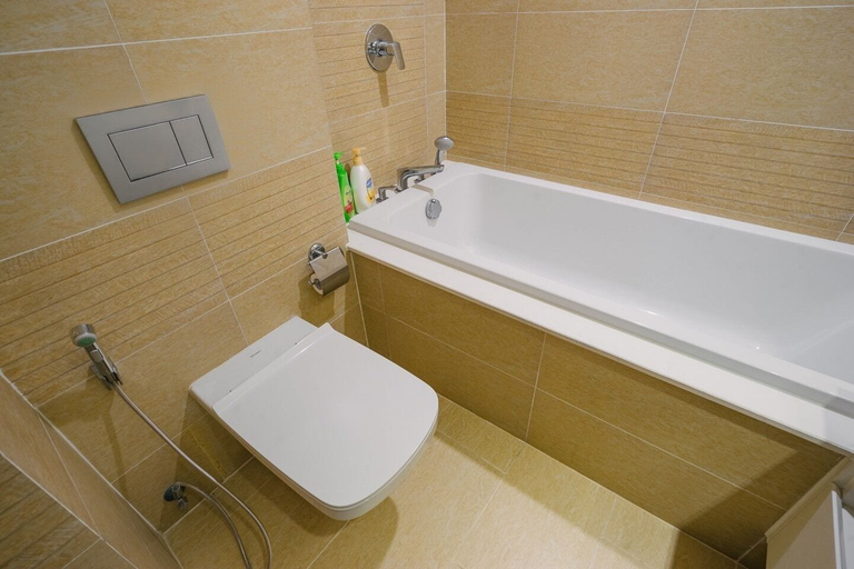 Bathroom 3, Hagi APT - Vinhomes Metropolis in Ha Noi, Ba Đình