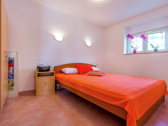Bedroom 5, Fascinating Apartment in Medulin near Beach, Medulin