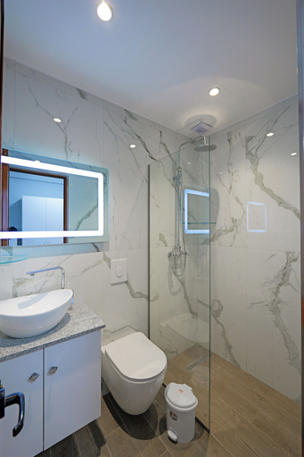 Bathroom 3, Seaview Bunec, Sarandës