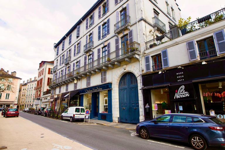 Tiny Stud, Pyrénées-Atlantiques