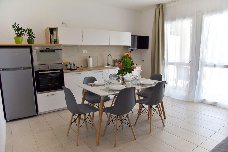Others 4, Garda Bloom Holiday Apartments, Brescia