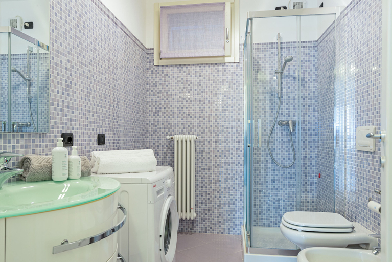 Bathroom 3, Ossuccio Island View - MyHomeInComo, Como