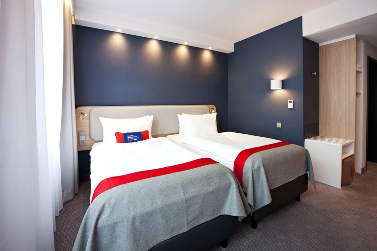 Bedroom 14