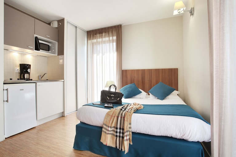 Bedroom 2, Appart'hotel Odalys City - Lyon Centre Confluence, Rhône