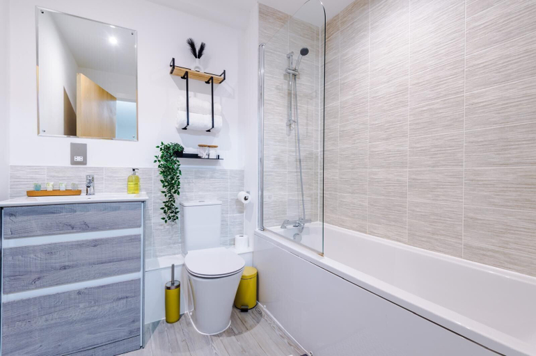 Bathroom 4, Salford City Heaven - Modern 2 Bedroom Apartment, Manchester