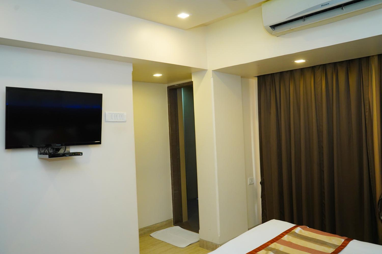 Bedroom 3, Hotel Spices, Thane