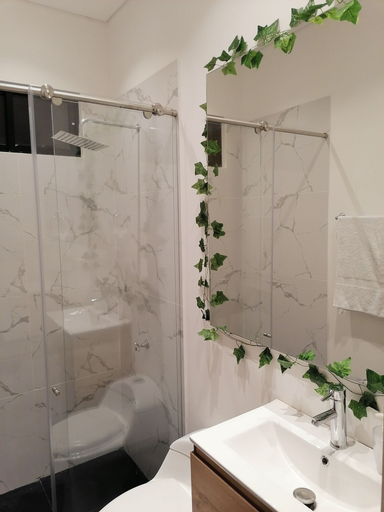 Bathroom 4, Carmen de Apicalá, Melgar