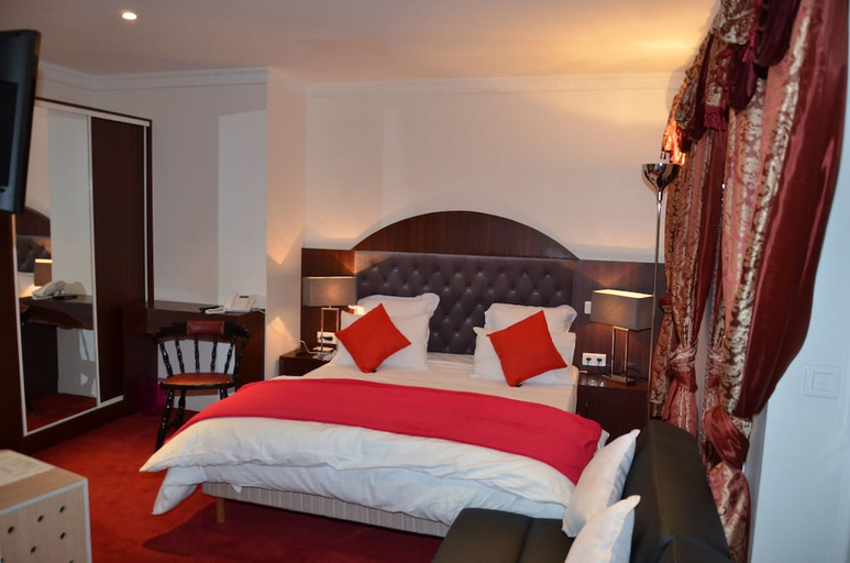 Bedroom 2, REGINA MONTMARTRE HOTEL, Paris