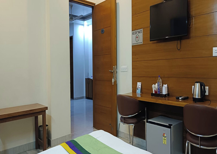 Bedroom 2, The Aroma Residency near The Medanta, The Medicity, Gurgaon, Gurgaon