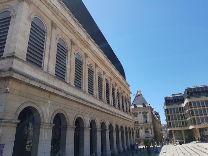 Exterior 3