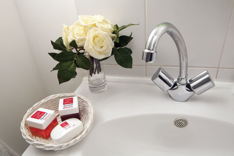 Bathroom 4, Sejours and Affaires Paris Vitry Hotel, Val-de-Marne