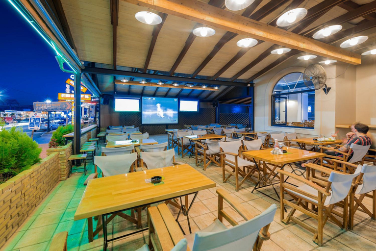 Food & Drinks 4, Hotel Cronulla, Ionian Islands