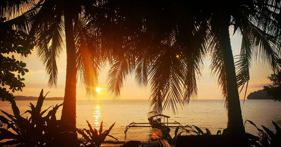 Others 5, Sunset Beach, Tojo Una-Una