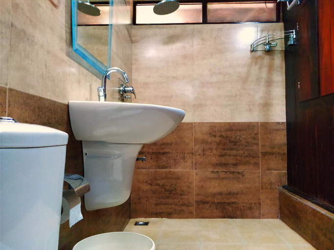 Bathroom 2, Palathra Heritage, Alappuzha