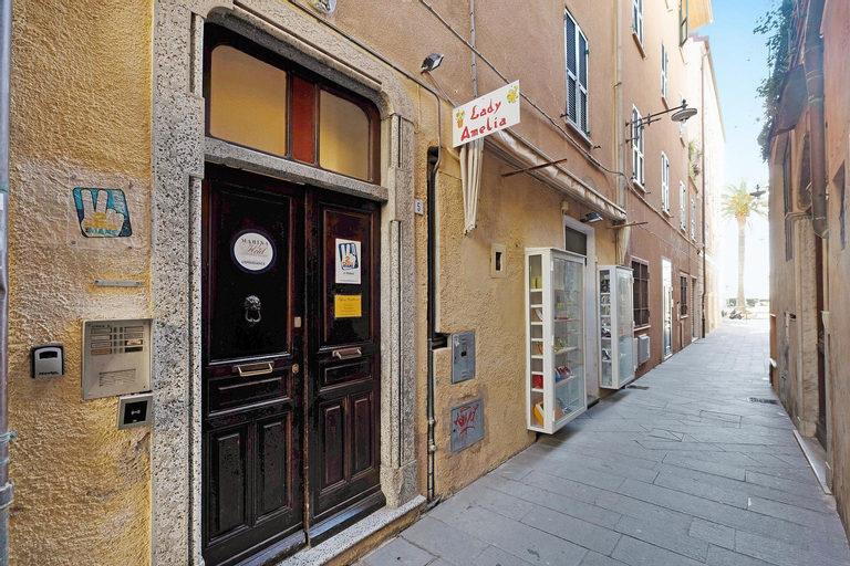 Tiffany Apartment, Savona