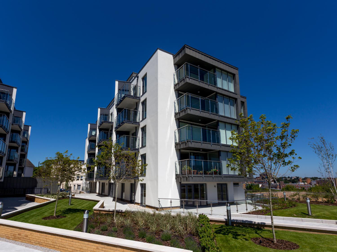 Exterior 10