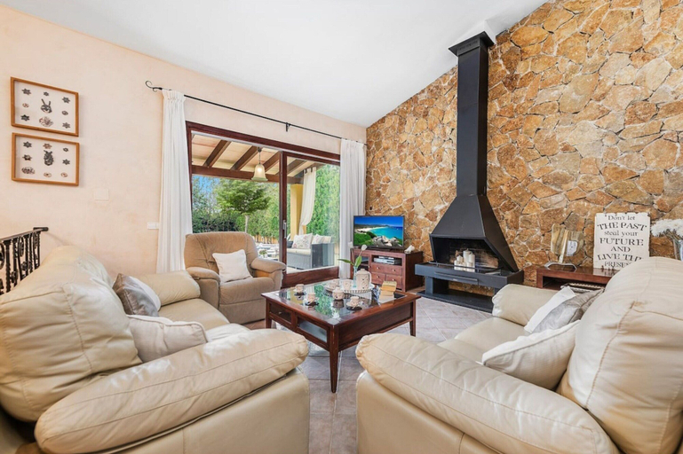 Others 3, Holiday Home Near the Sea in Sa Marina, Baleares