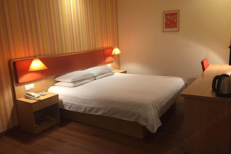 Bedroom 3, Pebble Motel (Jianhu Bus Station), Yancheng