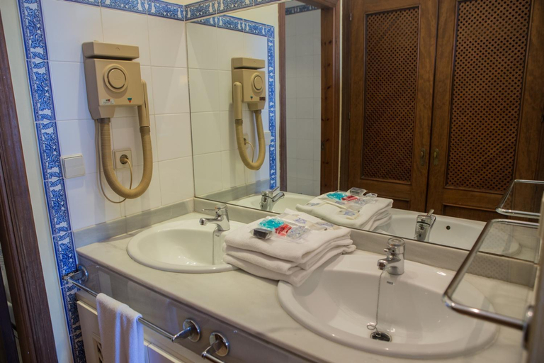 Bathroom 4, Estudios Turisticos Bahia Sur, Cádiz